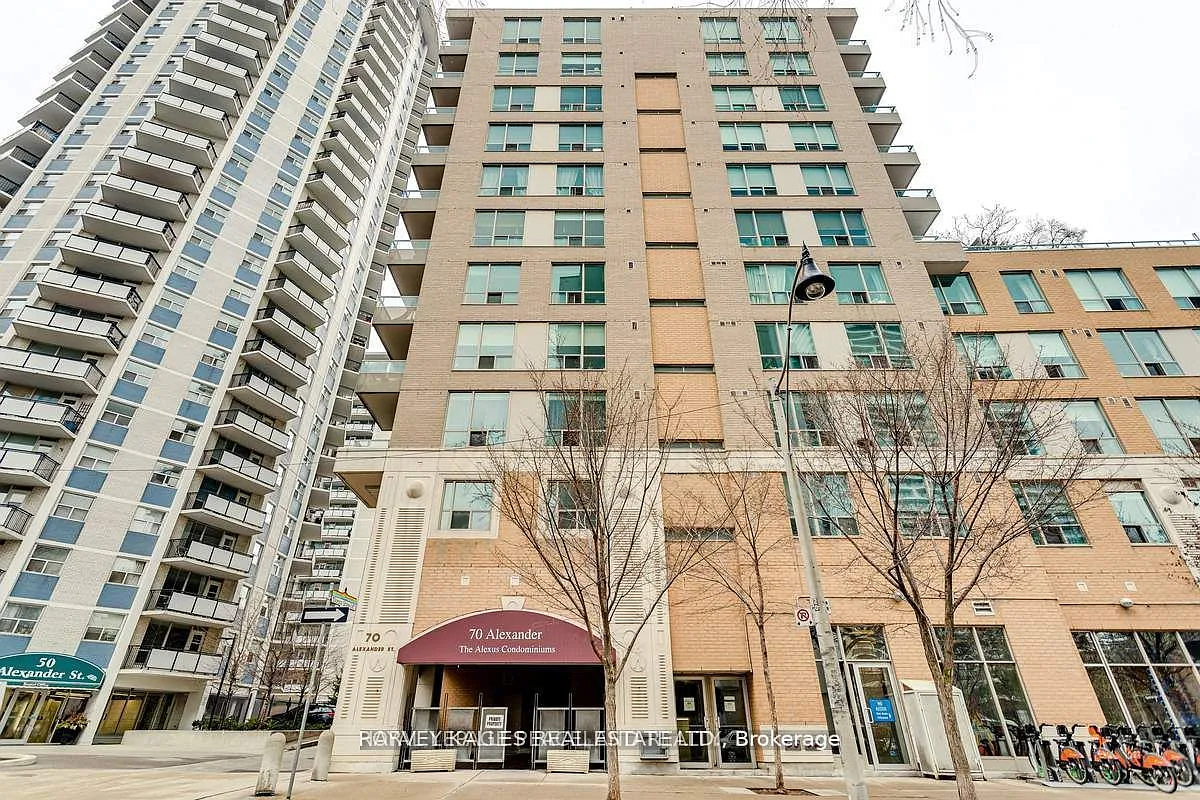 3 bed, $3,200 — Photo 1