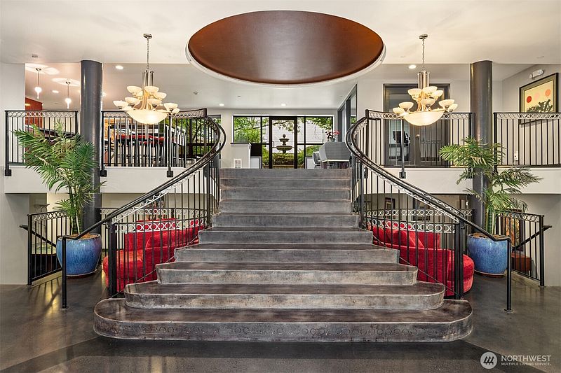4th image of 323 Queen Anne Avenue N #202