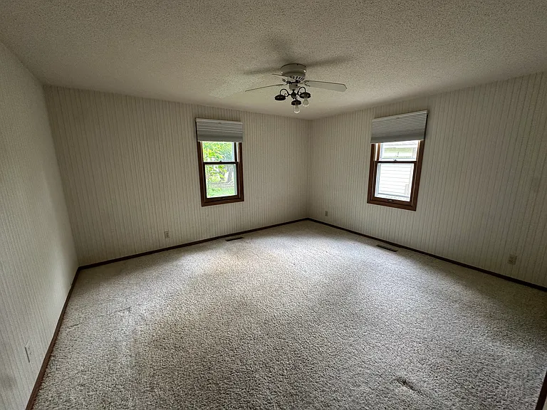 25 Woodlawn Ave — Photo 6