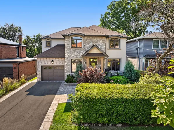 30 Saint Quentin Ave, Toronto, ON M1M 2M8