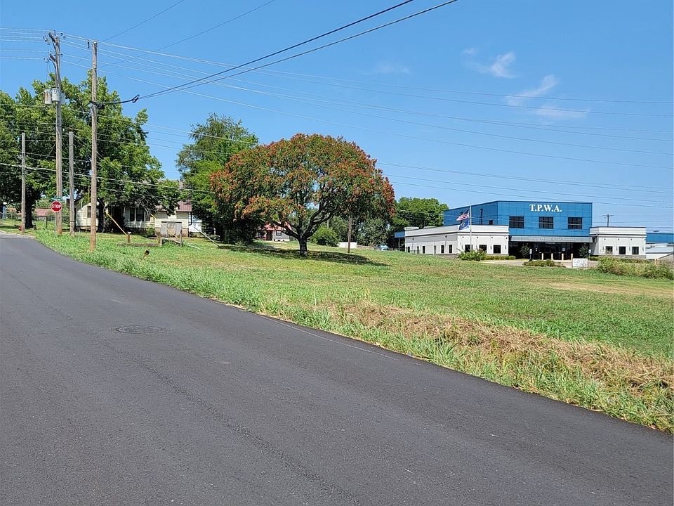 2nd image of 717 W Choctaw St
