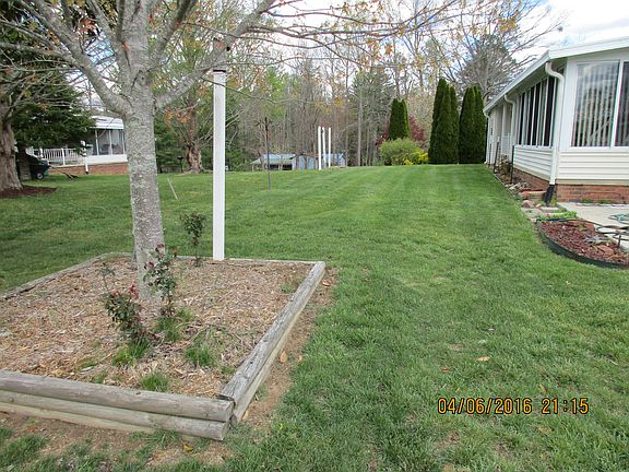 3rd image of 7 N Howard Ln