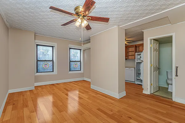 Sold by Ben Bay Realty Co. of Bay Ridge | media 9