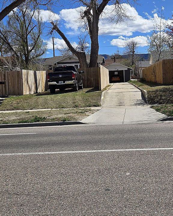 1st image of 633 W 13th St