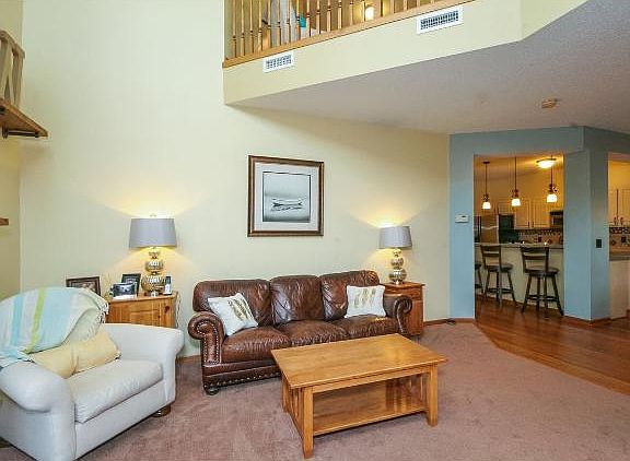 5th image of 1960 Shamrock Pl