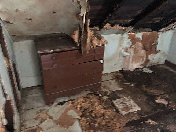 5th image of 6105 Margaret Ave