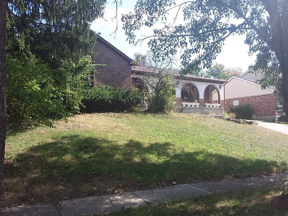 3rd image of 2758 Queenswood Dr