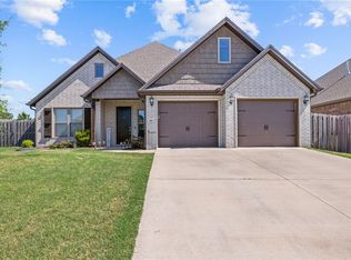 801 Bellmara Cir, Cave Springs, AR 72718