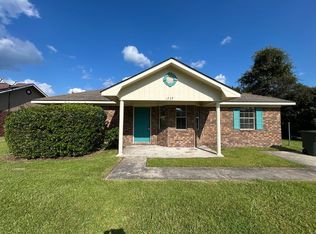 1237 Dharahn Dr, Hinesville, GA 31313