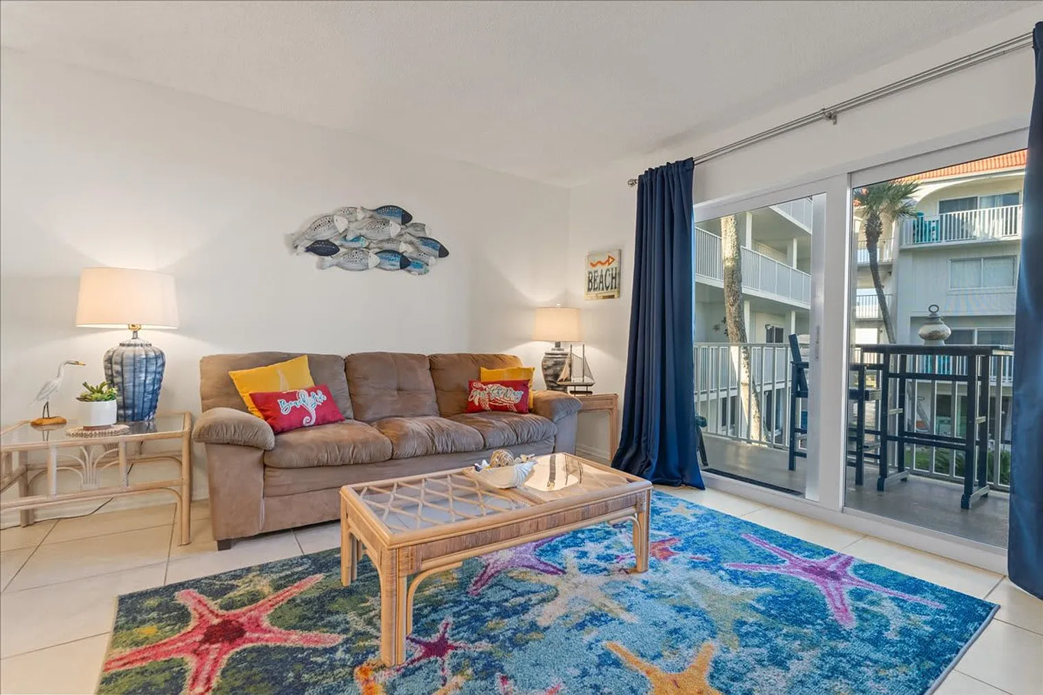 2 bed, 2.0 bath, 1054 sqft, $3,190 — Photo 3