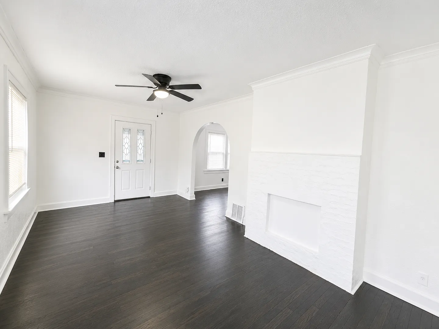 Charming 3 Bed, 2 Bath Home with Detached 2-Car Garage — Photo 4