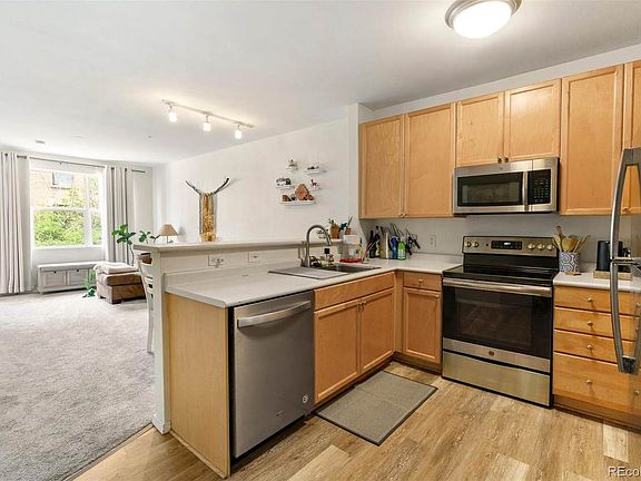 4th image of 2550 N Washington St Suite 201