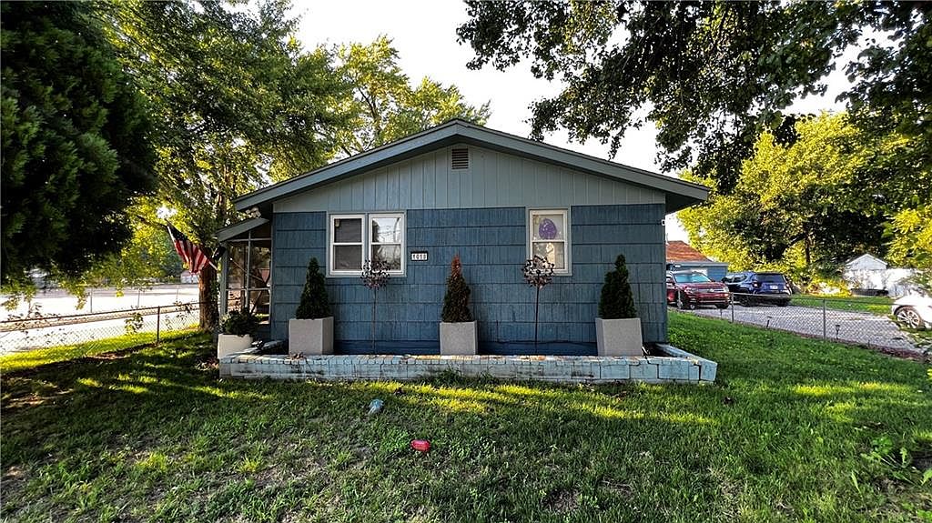 1016 Cheyenne Ave, Kansas City, KS 66105 Zillow