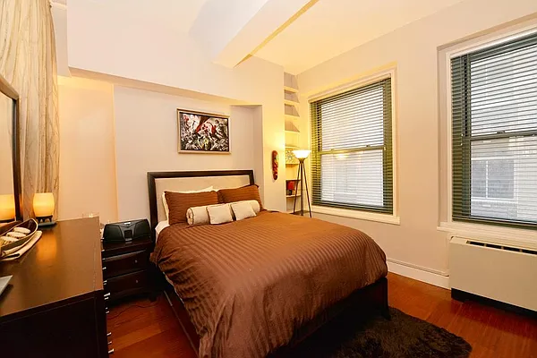 Rented by Keller Williams NYC | media 19