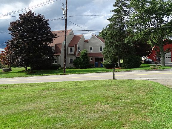 4th image of 413 Highland St