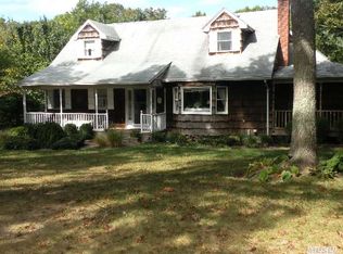 4 Eisenhower Dr, East Quogue, NY 11942