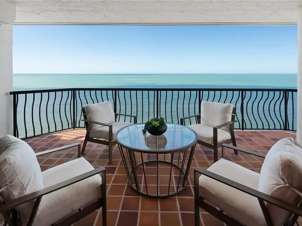1221 Gulf Shore BLVD N #902, NAPLES, FL 34102