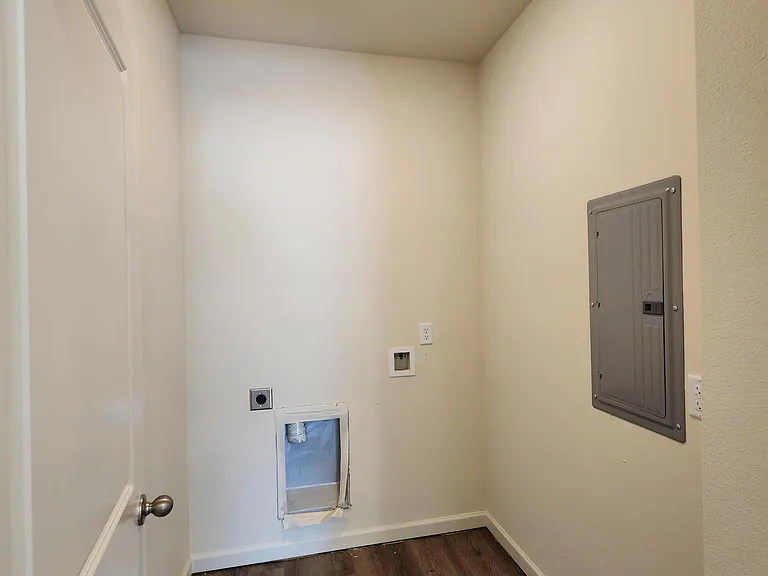 20963 Oregon St — Photo 7