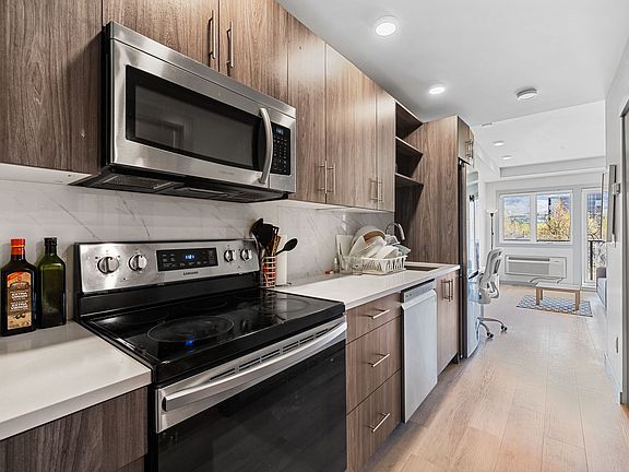 5th image of 345 Dougall Rd N #220