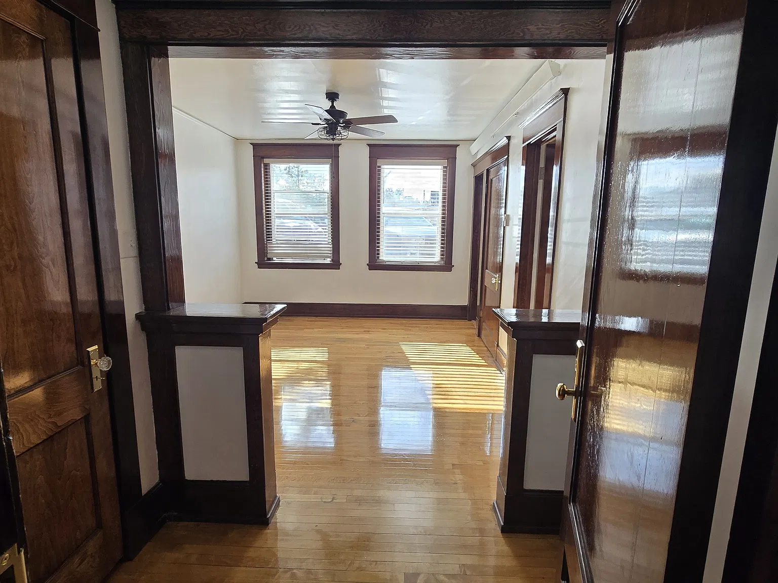 340 S Arthur Ave — Photo 2