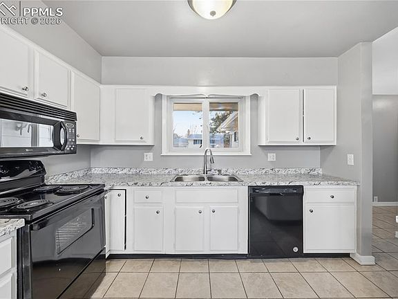 2nd image of 1014 Fosdick Dr