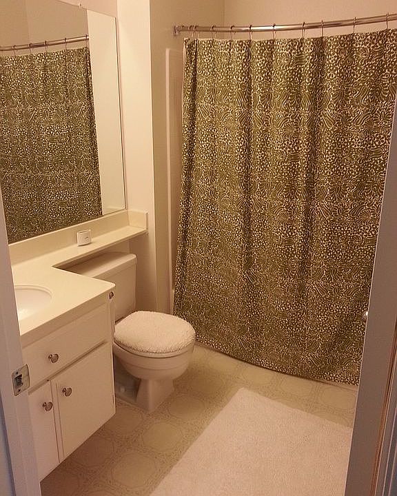 Guest Full Bath