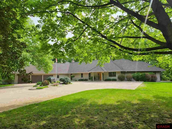 1724 Mary Ln, North Mankato, MN 56003
