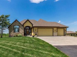13588 S Spoon Creek Rd, Olathe, KS 66061