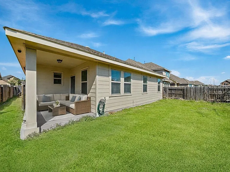 20427 Alpine Meadow Pl — Photo 38