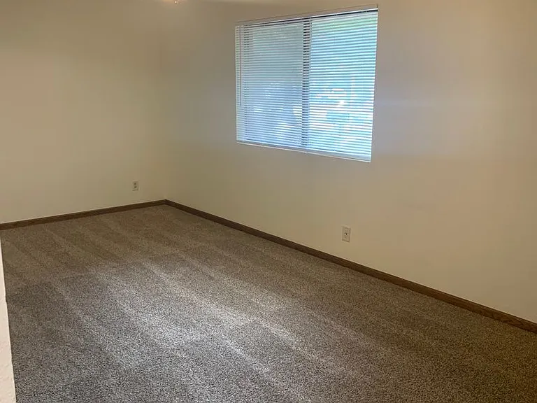 4838 Walker Ave — Photo 9