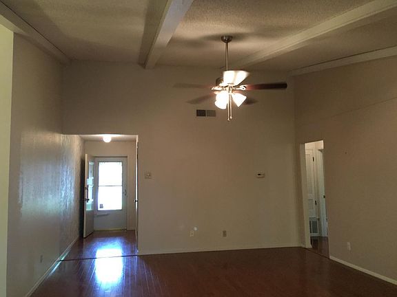 3rd image of 4705 Mesa Oaks Cir