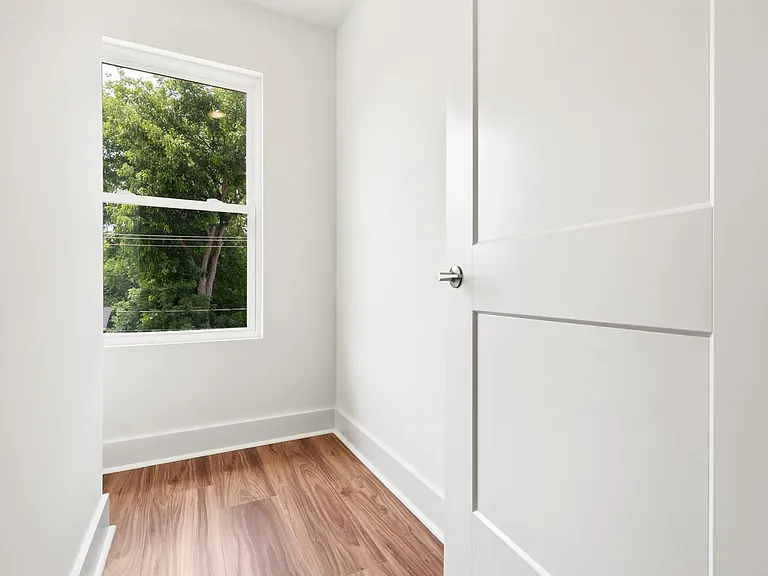 711 Gerard St #B — Photo 20