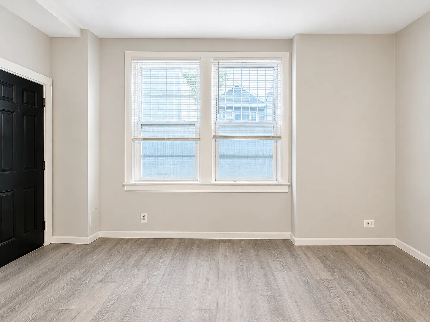 2 bed, 594 sqft, $1,550 — Photo 3