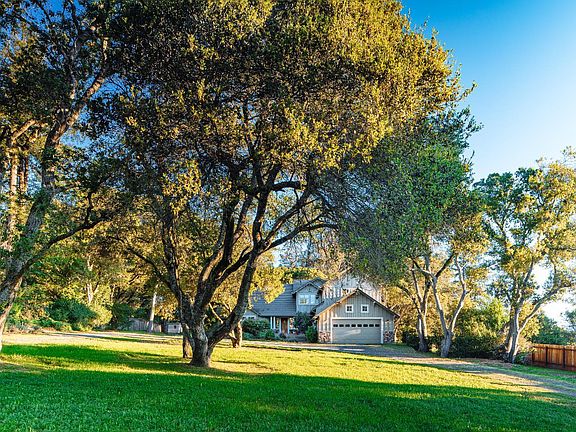 3rd image of 96 Valley View Drive