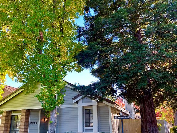2nd image of 2000 Fernwood Cir