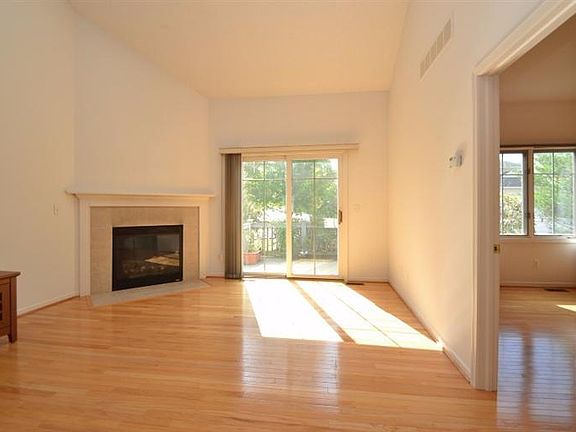 2nd image of 2071 Liberty Hts