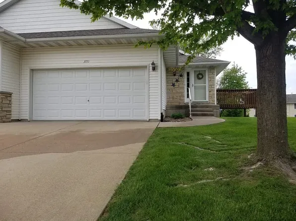 3771 Stoneview Cir SW, Cedar Rapids, IA 52404