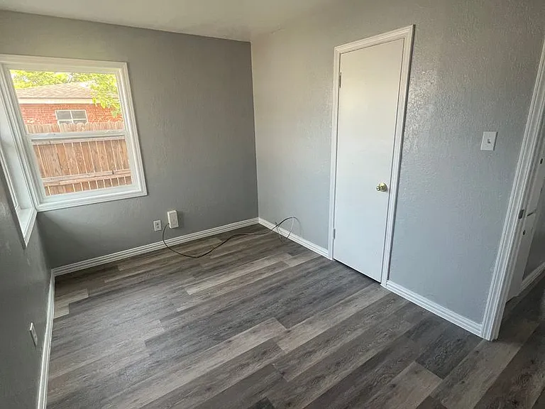 3003 Curtis DR — Photo 11