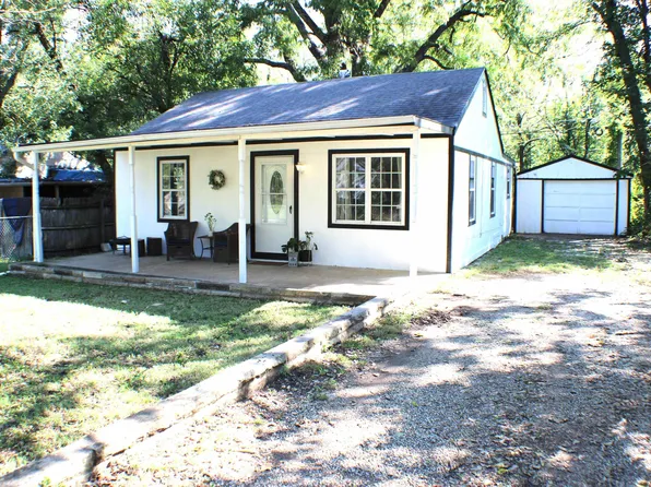 1904 SE Michigan Ave, Topeka, KS 66607