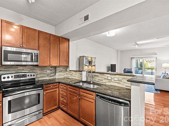 5th image of 721 Governor Morrison St Unit 415