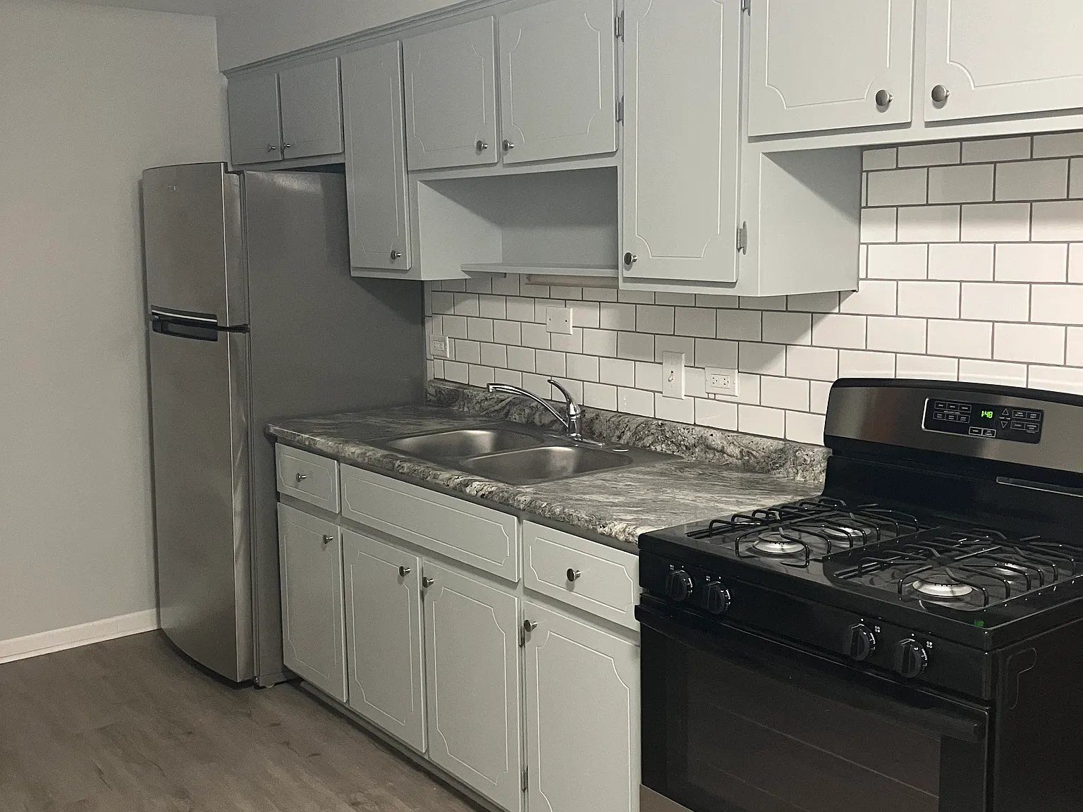 2 bed, 900 sqft, $1,500 — Photo 3
