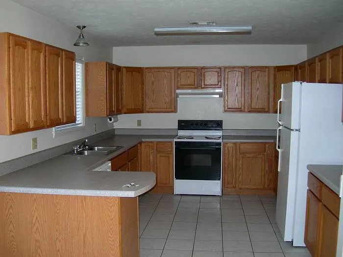 2 bed, 1400 sqft, $1,200 — Photo 2