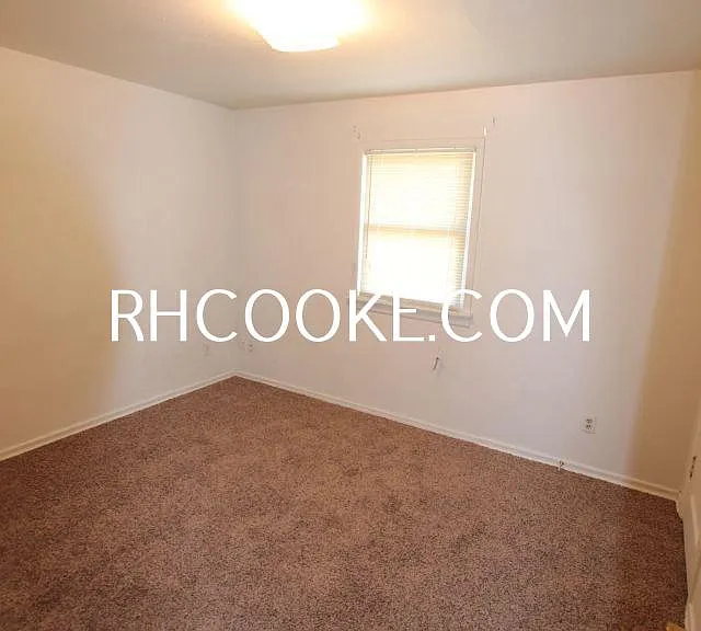1903 E Wellesley Ave — Photo 8