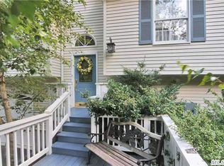 80 Lower Rocky Point Rd, Sound Beach, NY 11789