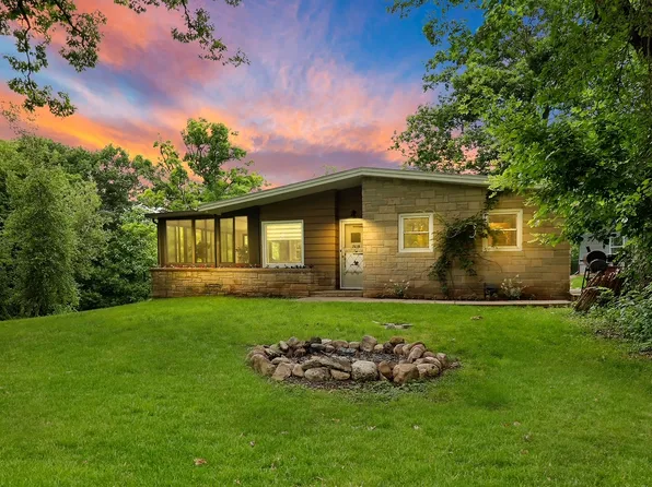 2618 Apache Trl, McHenry, IL 60051