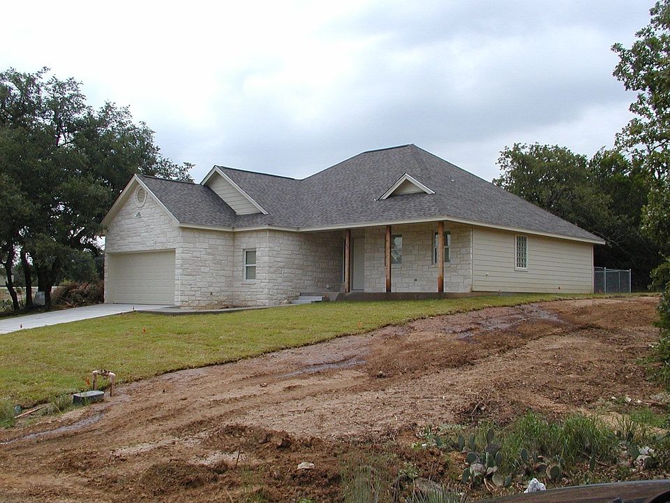 1st image of 107 W Greenbriar Dr