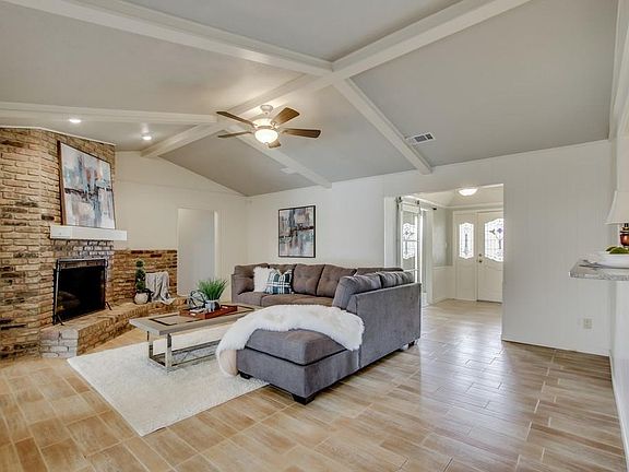 2nd image of 300 Woodcrest Dr