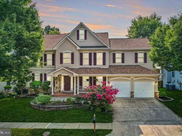 3827 Highland Oaks Dr, Fairfax, VA 22033