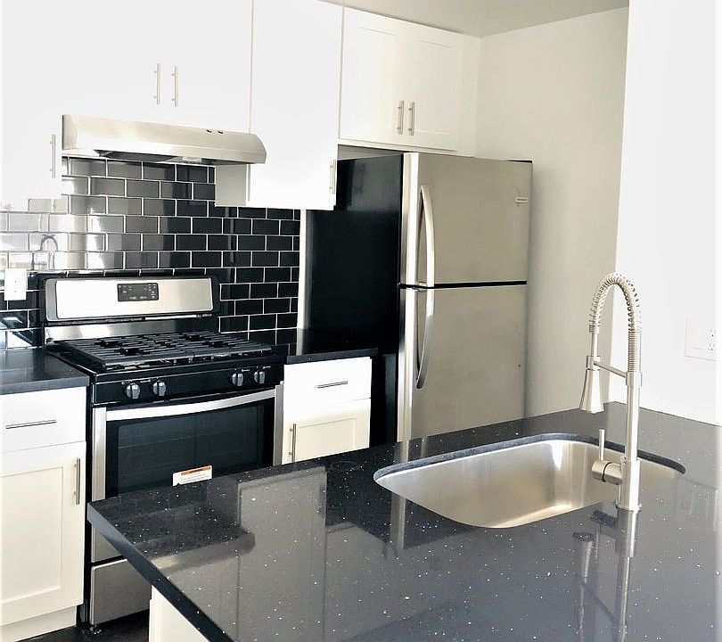 1st image of 356 S Rampart Blvd #10092828