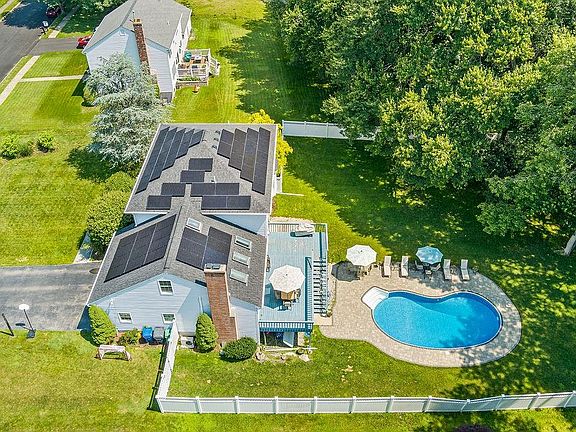 4th image of 356 Larchwood Dr